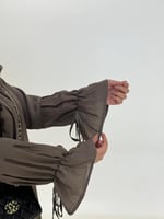 عباية سمر بقماش لنن ناعم مبطن رمادي