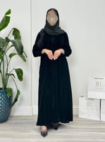 Winter collection ا عباية وعد بقماش مخمل اخضر