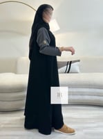 عباية بقماش كريب الابداع بازارير اسود - كم رمادي ف...