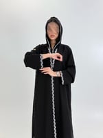 عباية امثال بقماش انترنت بتطريز ابيض متعرج