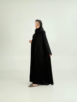 عباية سلوى بقماش كريب ملكي مزين بقيطان بني