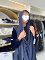 عباية ديلارا كريب الاناقة مع مخمل كحلي (2)