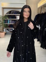 عباية موني بقماش مخمل مكسر منقط