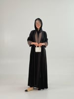 عباية ريلام بقماش مخمل تديخلات كريب الاناقة بتطريز...