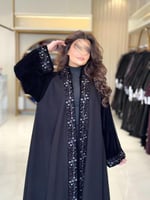 عباية غدق بقماش كريب الاناقة تدخيلات مخمل بتطريز م...