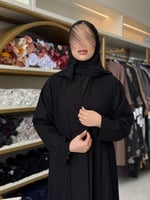 عباية نازلي كسرات شيفون اسود مع تركواز