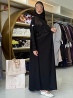 عباية صفاء بقماش كريب كوبرا بتطريز انيق اسود