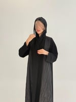 عباية جواهر بقماش كريب رموش مزين بشك ناعم اسود