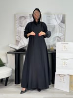 عباية حوريه ا اسود رسم بنفسجي