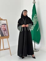 عباية المملكة بقماش الاناقة تطريز الكم