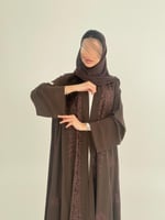 عباية جوانا بقماش كريب اوكراني مطرز بني