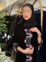 عباية نقاء بقماش مخمل كوري مزين بتطريز انيق