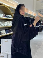 تشكيلة شتاء 2026 -عباية رغد نص بشت مطرز اسود مع مو...