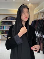 عباية المها بقماش مخمل كوري بكسرات دانتل