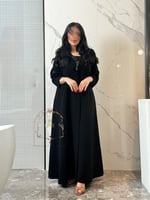 عباية حنان بقماش كريب سرميك اسود