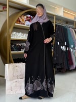 عباية نهاد بقماش كريب الابداع بتطريز بيج