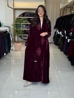 بليزر | عباية جنان بقماش مخمل مزين بورد وشك عنابي