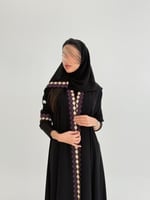 عباية فرحه بقماش انترنت بتطريز بنفسجي غامق