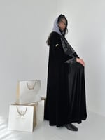 Winter collection ا عباية صوفيا مخمل اسود مع جاكار...