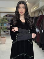 عباية هيم بقماش مخمل كوري طبقات بكلفه زيتي