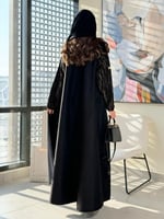 تشكيلة شتاء 2024 - عباية انسجام بقماش شامواه مع تط...