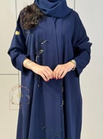 عباية هافين بقماش كريب باربي مزينه بشك كحلي