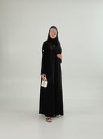 عباية دره بقماش كريب ملكي مزين بكلفه دوائر