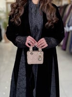 عباية روزانه بقماش مخمل كوري تدخيلات دانتل اسود