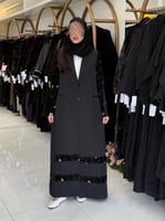 بليزر | منار بقماش كريب ايطالي مع مخمل مطرز اسود