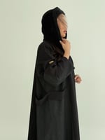 عباية ياسمين بقماش باربي تدخيلات جاكار اسود