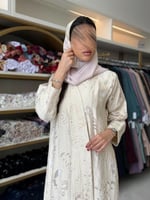 عباية فرات بقماش اورجنزا فلوك مخرم بيج فاتح