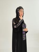 تشكيلة شتاء 2026 - عباية عذار بقماش مخمل كوري مع ت...