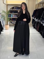 عباية رتين بقماش مخمل كوري مع كريب الاناقه بترتر