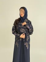 عباية جوده بقماش كريب باربي مطرز كحلي