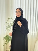 بليزر | عباية وهج بقماش كريب رموش بتطريز بالياقه ا...