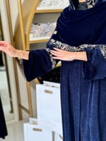 تشكيلة شتاء 2024 -عباية ياسمين بقماش مخمل بشال مطر...