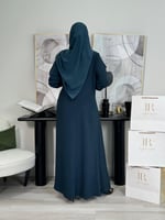 عباية لامينا ا كريب إحساس مزين بكسرات وربطه تركواز