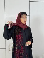 عباية هدى بقماش كريب باربي مزين بهدب وشك احمر