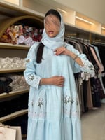 عباية افراح بقماش لنن تدخيلات لنن مطرز سماوي