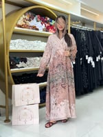 عباية ميرانا بقماش شيفون مبطن وردي