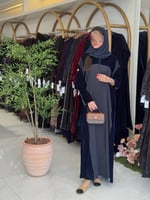 عباية تانيا بقماش مخمل كوري مع كريب كحلي