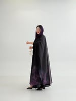 عباية سيرا بقماش بلاك بيري مع شيفون برسم بنفسجي