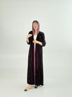 عباية علياء بقماش مخمل كوري مكسر برغندي