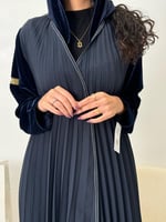 عباية ديلارا كريب الاناقة مع مخمل كحلي