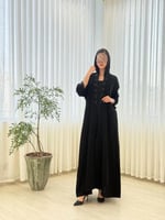 عباية تيلا بقماش كريب الابداع مزين بلولو اسود