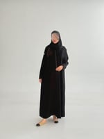 عباية نولا بقماش كريب سرميك مزين بكرستال