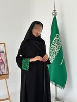 عباية علو بقماش ملكي تطريز اخضر بالكم