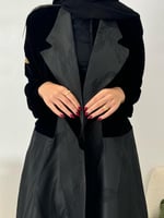 تشكيلة شتاء 2024 - عباية بيرين جاكار ومخمل اسود بي...