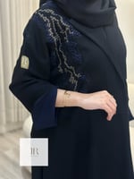 عباية بقماش انترنت مطرز ناعم - اسود