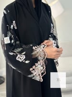 عباية كريب الاناقة بتل مطرز وردي